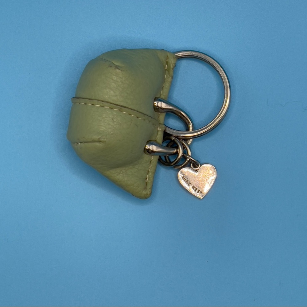 Vintage Nine West Mini Leather Purse Bag Charm Keychain Sage Green Heart Tag Y2K - Picture 4 of 9
